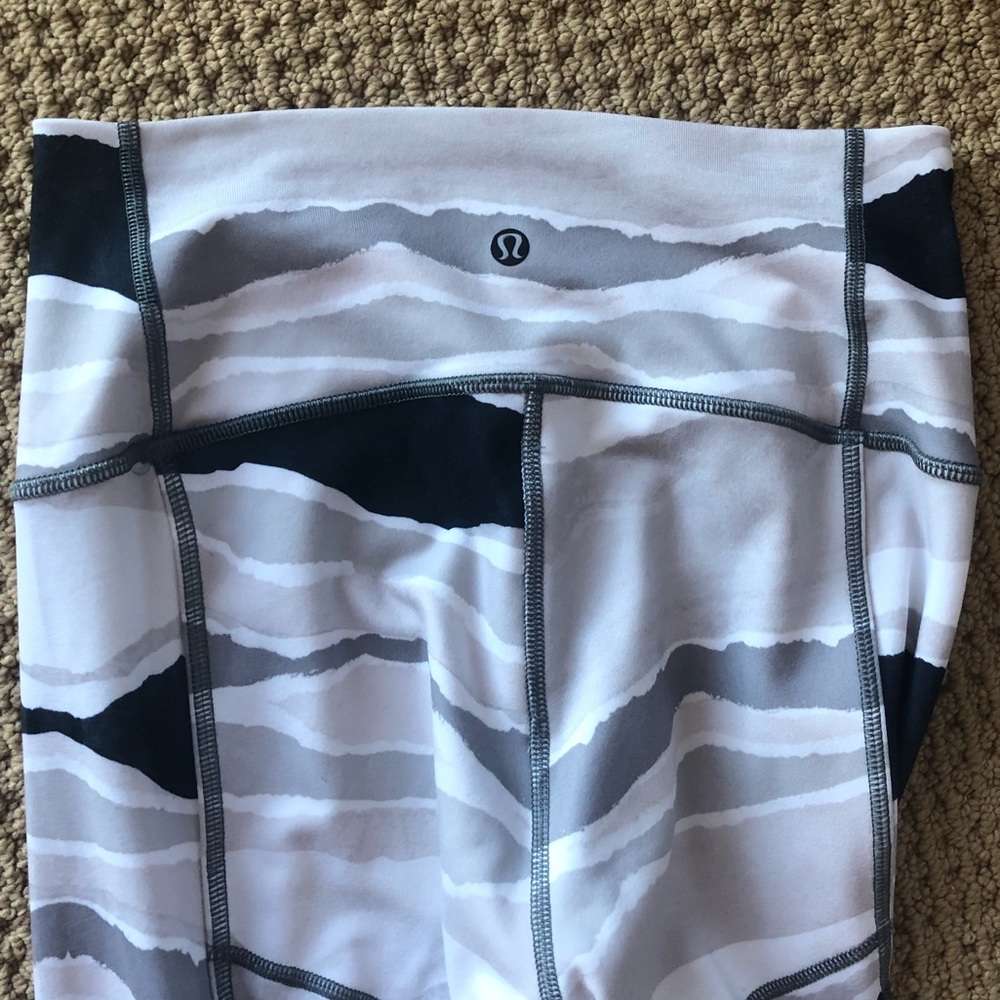 Lululemon crop leggings